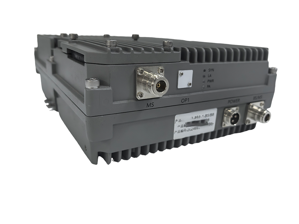  通山三频手机信号接收器2000㎡